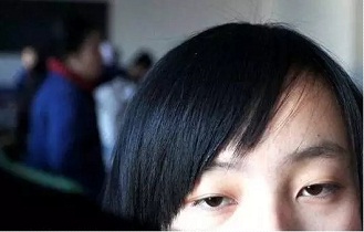 四处求医癫痫患者康复，感激癫痫名医樊凤海送来了锦旗